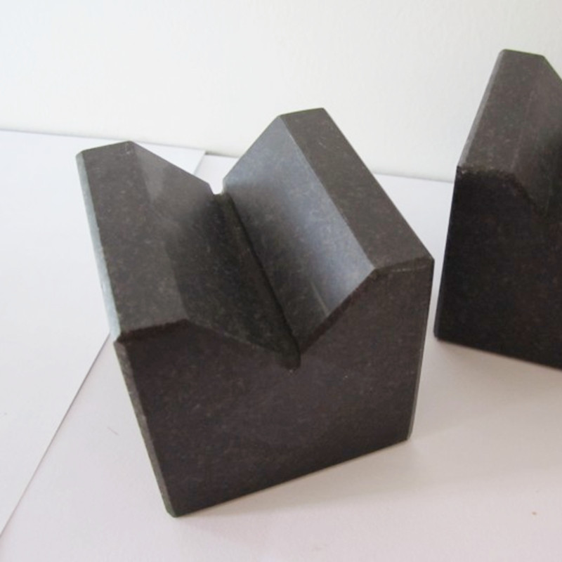 Werengani zambiri zokhudzana ndi granite block